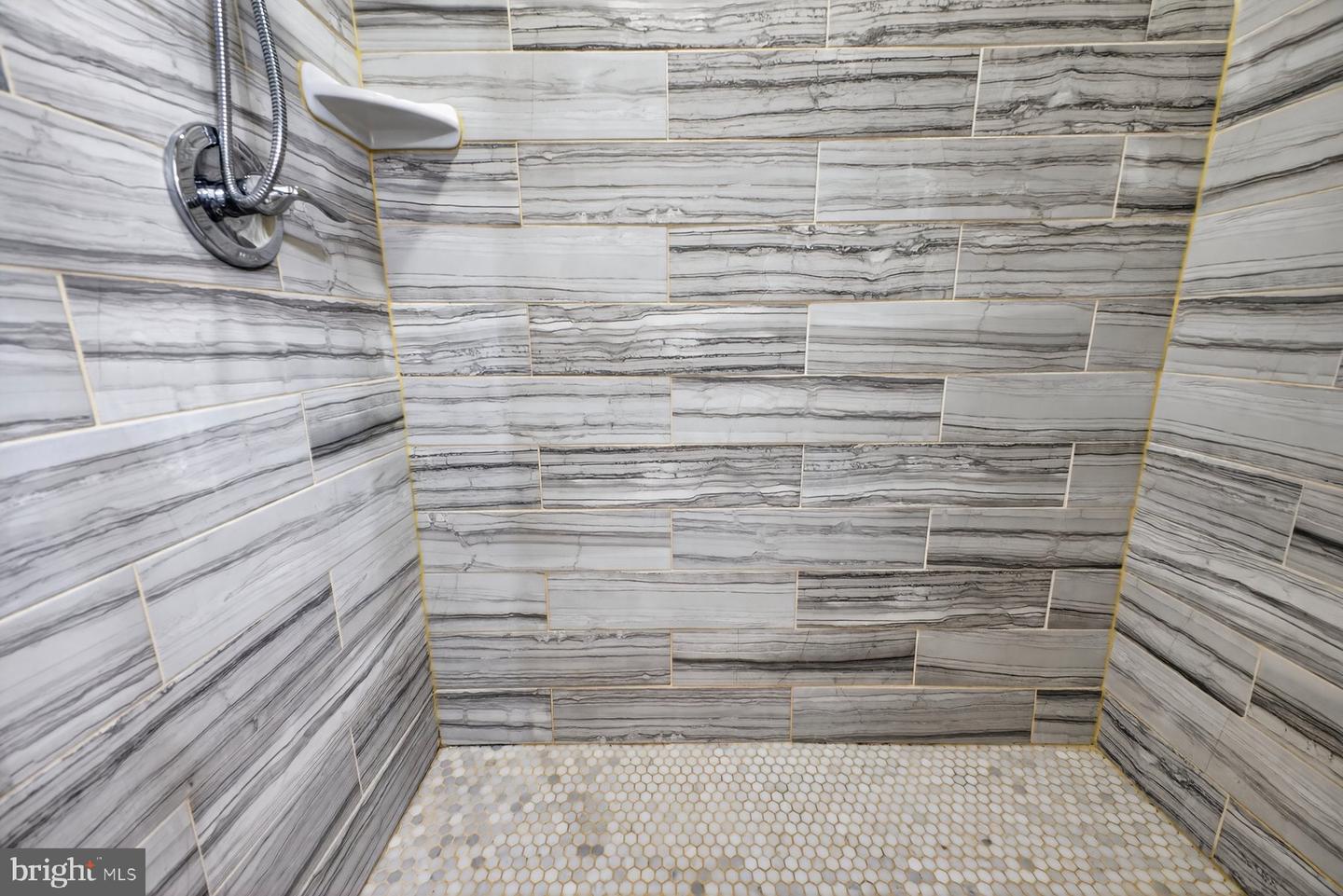 10230 ANTIETAM AVE, FAIRFAX, Virginia 22030, 5 Bedrooms Bedrooms, ,2 BathroomsBathrooms,Residential,For sale,10230 ANTIETAM AVE,VAFC2007188 MLS # VAFC2007188