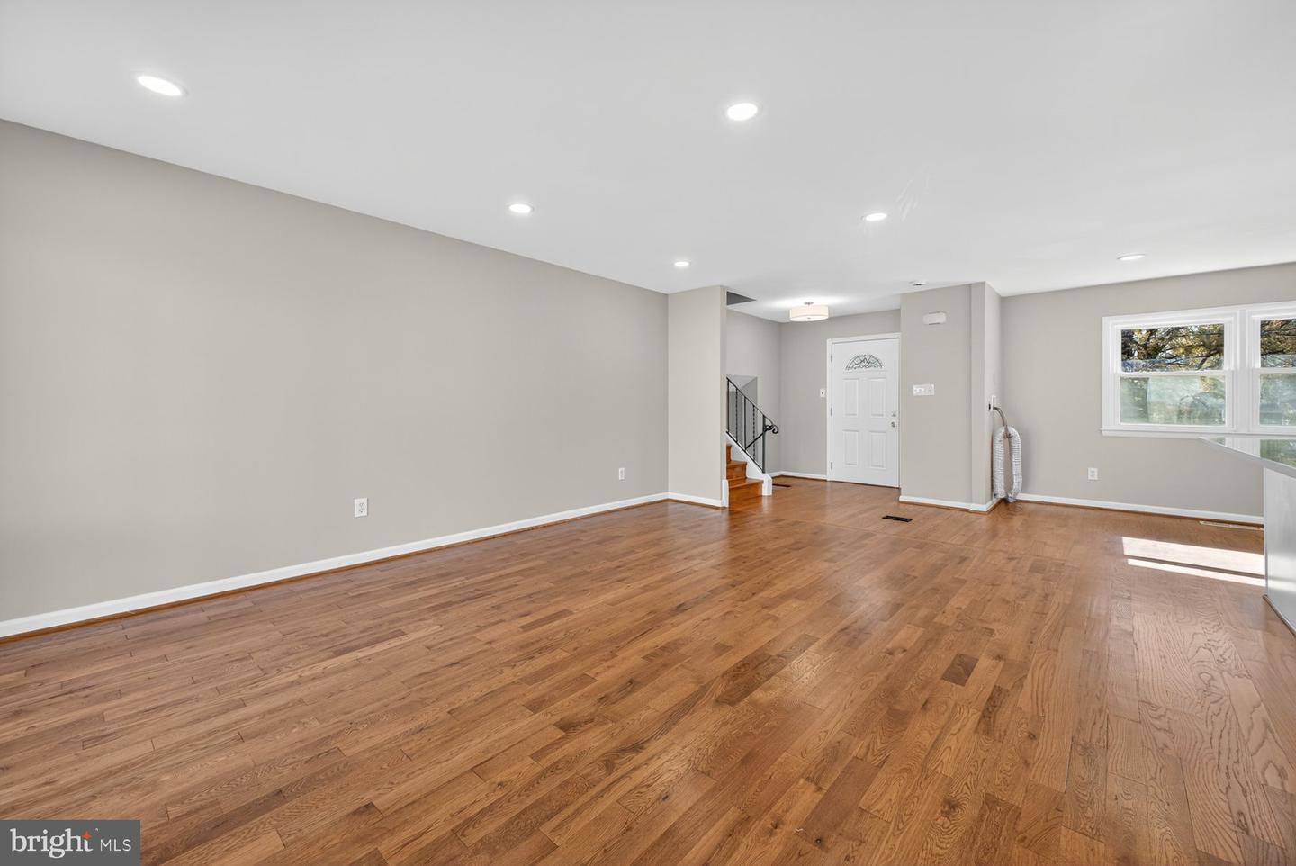 10230 ANTIETAM AVE, FAIRFAX, Virginia 22030, 5 Bedrooms Bedrooms, ,2 BathroomsBathrooms,Residential,For sale,10230 ANTIETAM AVE,VAFC2007188 MLS # VAFC2007188