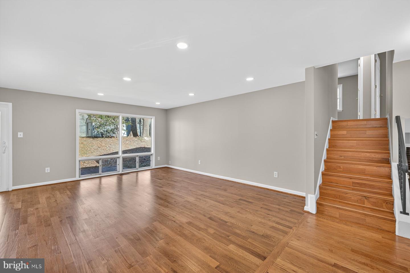 10230 ANTIETAM AVE, FAIRFAX, Virginia 22030, 5 Bedrooms Bedrooms, ,2 BathroomsBathrooms,Residential,For sale,10230 ANTIETAM AVE,VAFC2007188 MLS # VAFC2007188