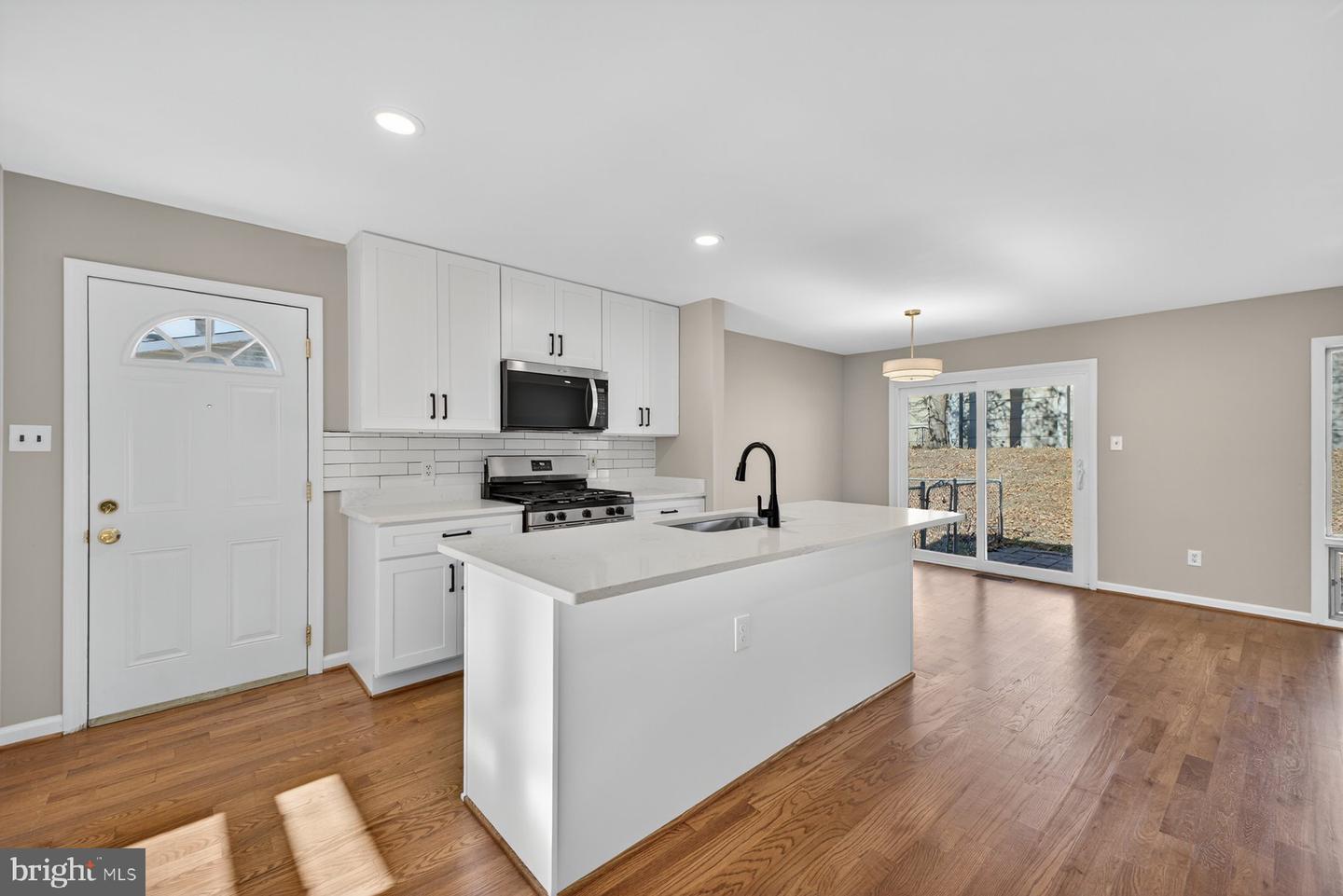 10230 ANTIETAM AVE, FAIRFAX, Virginia 22030, 5 Bedrooms Bedrooms, ,2 BathroomsBathrooms,Residential,For sale,10230 ANTIETAM AVE,VAFC2007188 MLS # VAFC2007188