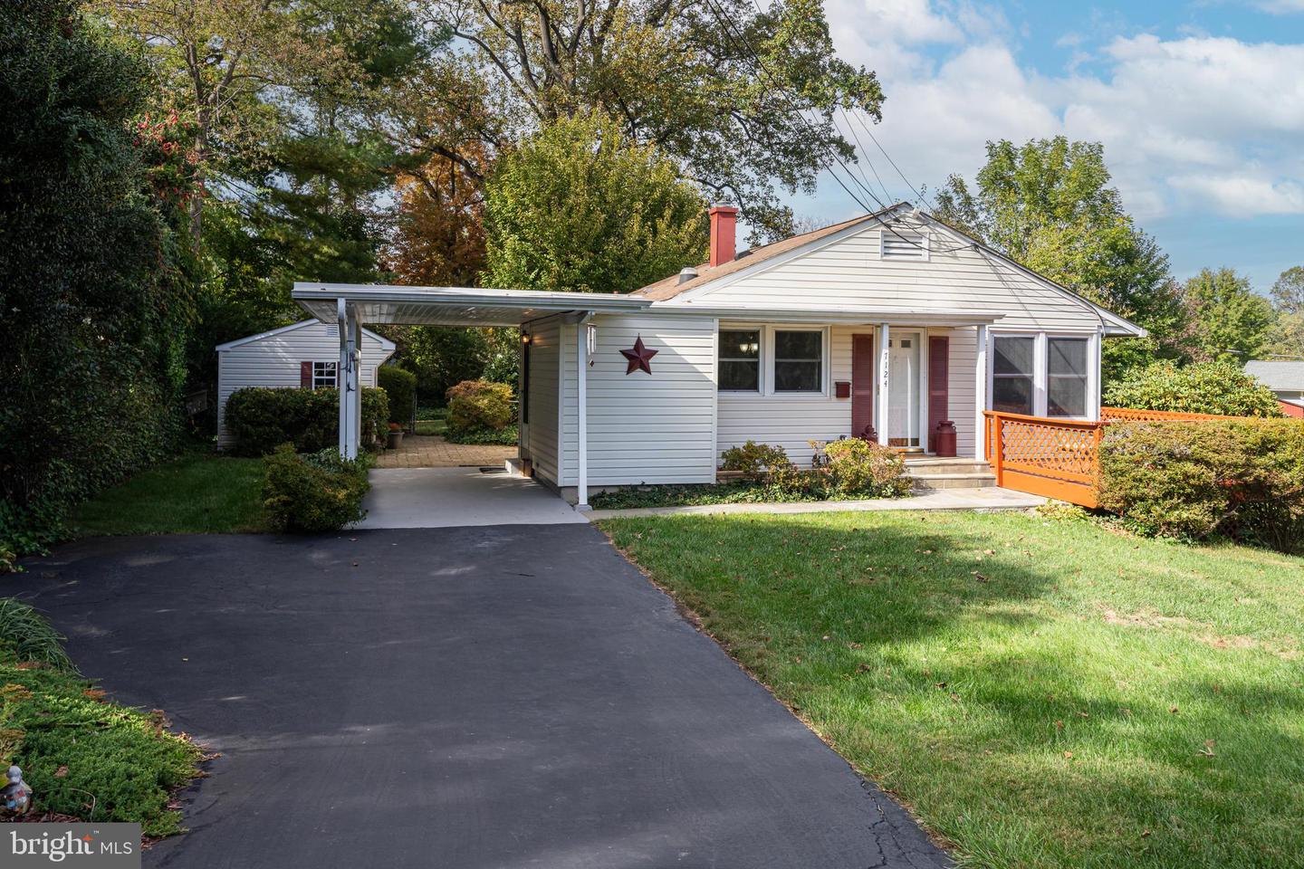 7124 WADE PL, FALLS CHURCH, Virginia 22042, 3 Bedrooms Bedrooms, 11 Rooms Rooms,2 BathroomsBathrooms,Residential,For sale,7124 WADE PL,VAFX2274674 MLS # VAFX2274674