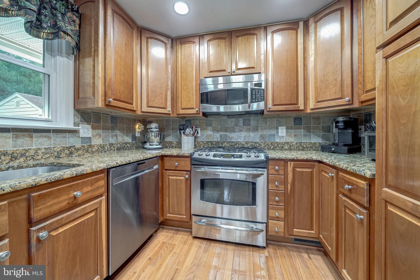 7124 WADE PL, FALLS CHURCH, Virginia 22042, 3 Bedrooms Bedrooms, 11 Rooms Rooms,2 BathroomsBathrooms,Residential,For sale,7124 WADE PL,VAFX2274674 MLS # VAFX2274674