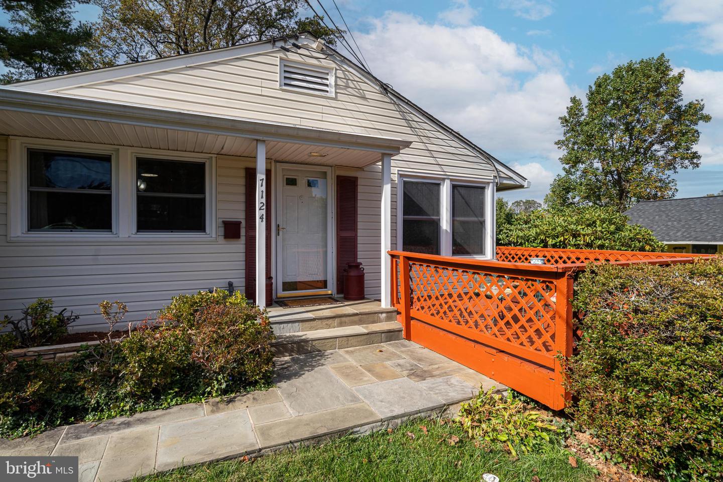 7124 WADE PL, FALLS CHURCH, Virginia 22042, 3 Bedrooms Bedrooms, 11 Rooms Rooms,2 BathroomsBathrooms,Residential,For sale,7124 WADE PL,VAFX2274674 MLS # VAFX2274674