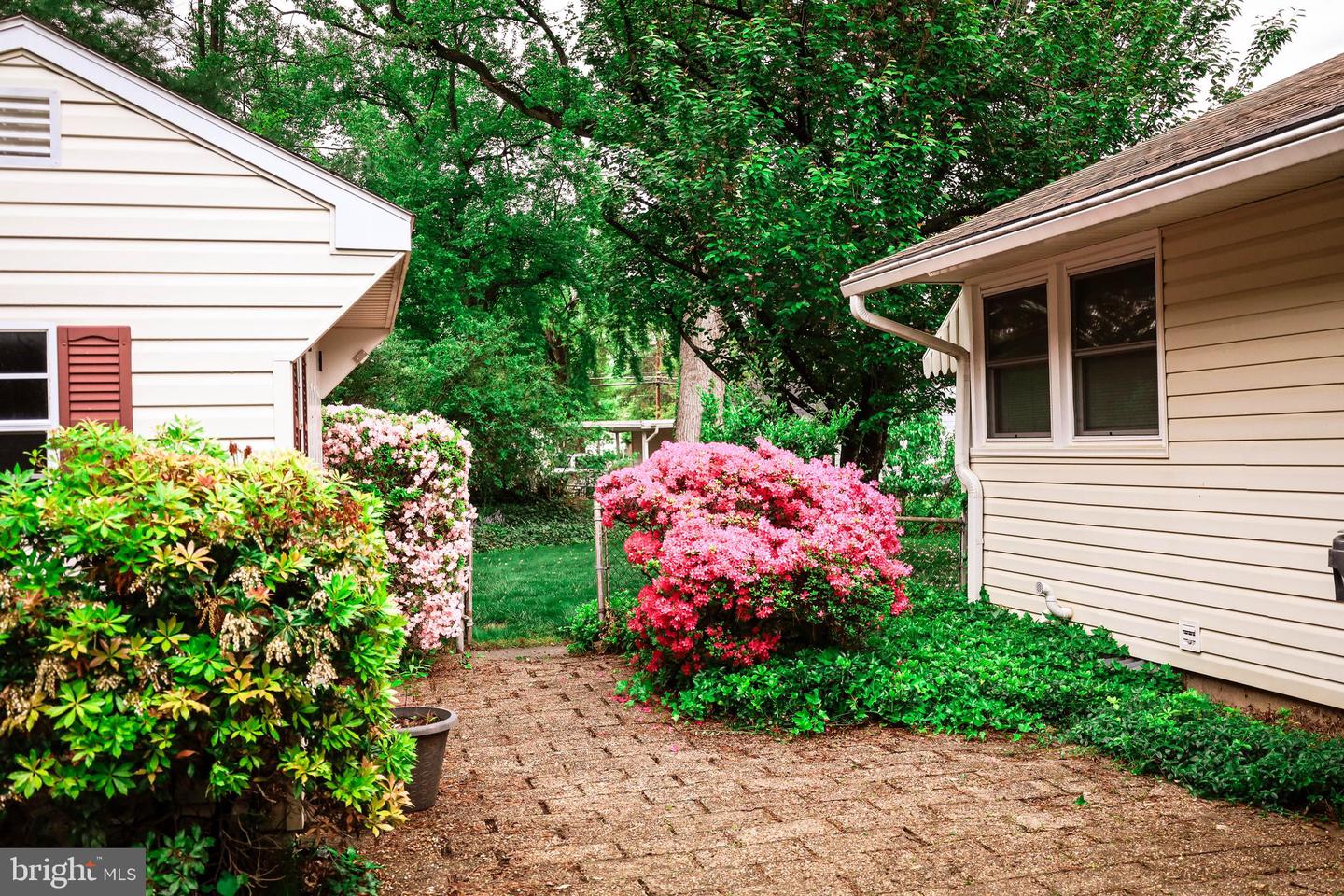 7124 WADE PL, FALLS CHURCH, Virginia 22042, 3 Bedrooms Bedrooms, 11 Rooms Rooms,2 BathroomsBathrooms,Residential,For sale,7124 WADE PL,VAFX2274674 MLS # VAFX2274674