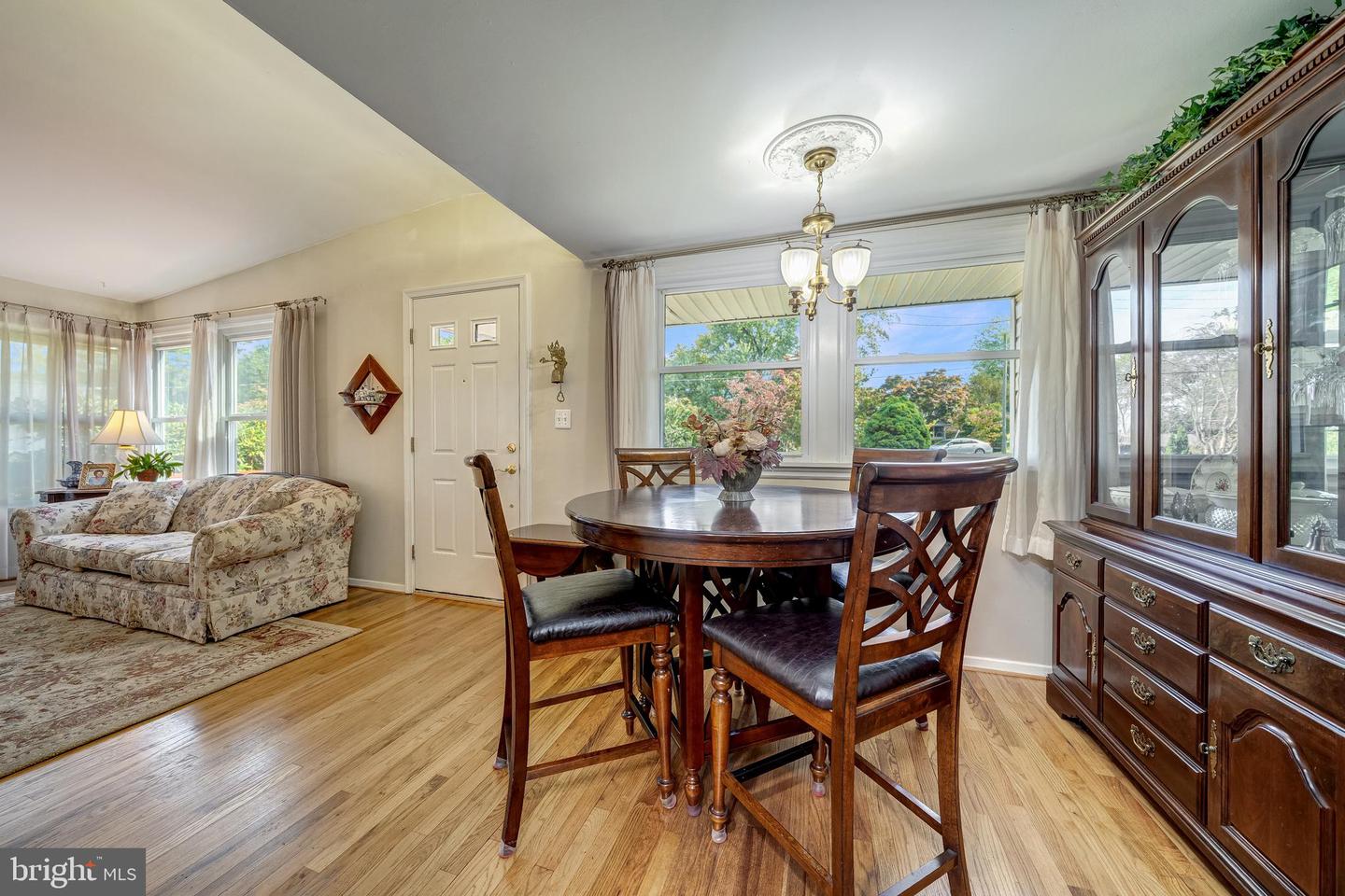 7124 WADE PL, FALLS CHURCH, Virginia 22042, 3 Bedrooms Bedrooms, 11 Rooms Rooms,2 BathroomsBathrooms,Residential,For sale,7124 WADE PL,VAFX2274674 MLS # VAFX2274674