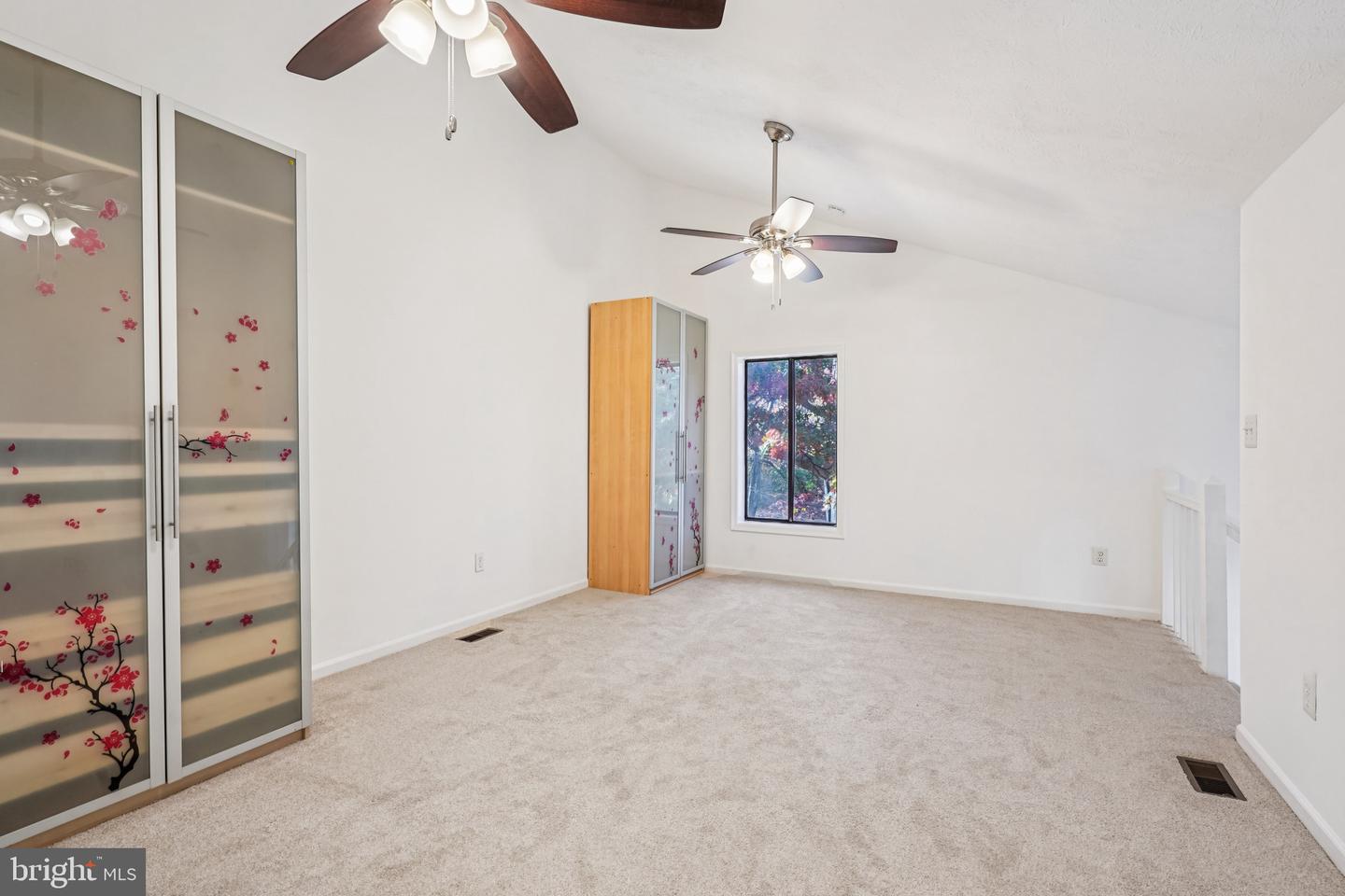 2203 HUNTERS RUN DR, RESTON, Virginia 20191, 2 Bedrooms Bedrooms, ,2 BathroomsBathrooms,Residential,For sale,2203 HUNTERS RUN DR,VAFX2275078 MLS # VAFX2275078