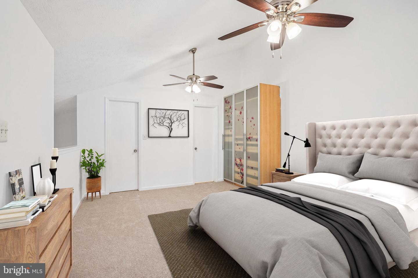 2203 HUNTERS RUN DR, RESTON, Virginia 20191, 2 Bedrooms Bedrooms, ,2 BathroomsBathrooms,Residential,For sale,2203 HUNTERS RUN DR,VAFX2275078 MLS # VAFX2275078