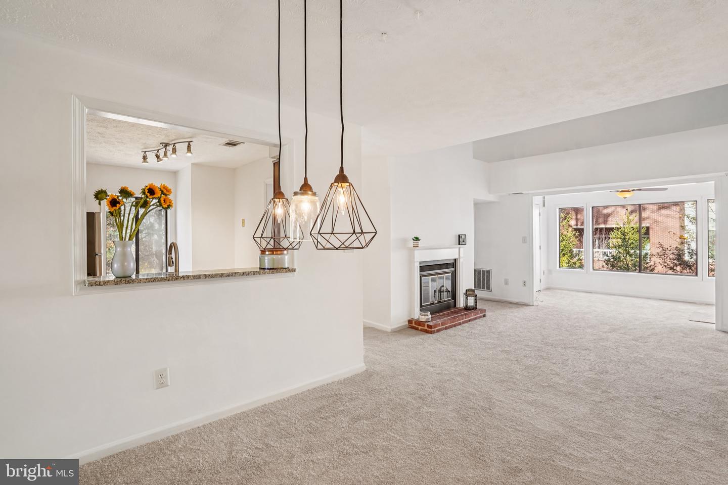 2203 HUNTERS RUN DR, RESTON, Virginia 20191, 2 Bedrooms Bedrooms, ,2 BathroomsBathrooms,Residential,For sale,2203 HUNTERS RUN DR,VAFX2275078 MLS # VAFX2275078