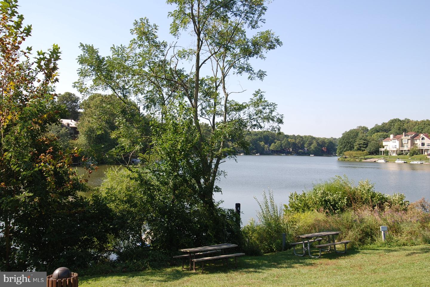 2203 HUNTERS RUN DR, RESTON, Virginia 20191, 2 Bedrooms Bedrooms, ,2 BathroomsBathrooms,Residential,For sale,2203 HUNTERS RUN DR,VAFX2275078 MLS # VAFX2275078