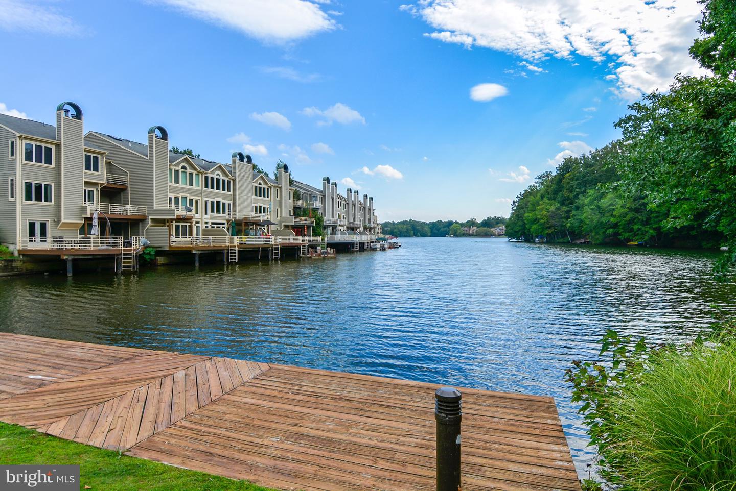 2203 HUNTERS RUN DR, RESTON, Virginia 20191, 2 Bedrooms Bedrooms, ,2 BathroomsBathrooms,Residential,For sale,2203 HUNTERS RUN DR,VAFX2275078 MLS # VAFX2275078