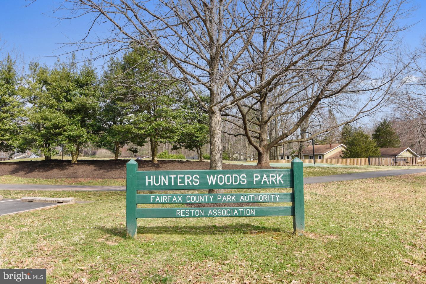 2203 HUNTERS RUN DR, RESTON, Virginia 20191, 2 Bedrooms Bedrooms, ,2 BathroomsBathrooms,Residential,For sale,2203 HUNTERS RUN DR,VAFX2275078 MLS # VAFX2275078