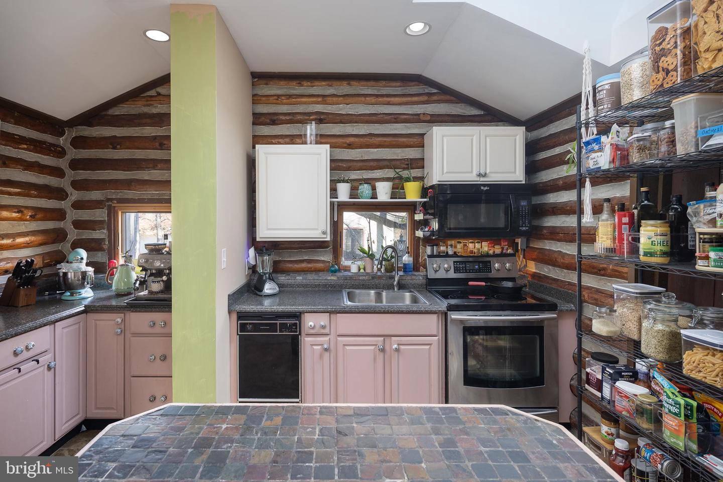 11999 MANNING RD, MANASSAS, Virginia 20112, 2 Bedrooms Bedrooms, ,2 BathroomsBathrooms,Residential,For sale,11999 MANNING RD,VAPW2106508 MLS # VAPW2106508