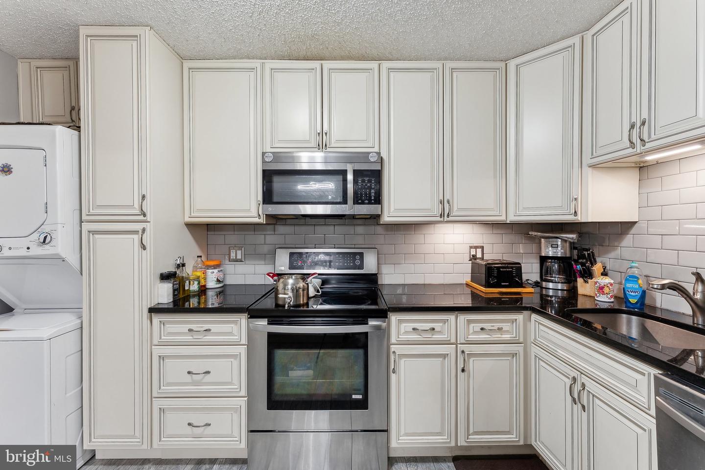 1800 OLD MEADOW RD #1204, MCLEAN, Virginia 22102, 2 Bedrooms Bedrooms, ,2 BathroomsBathrooms,Residential,For sale,1800 OLD MEADOW RD #1204,VAFX2276100 MLS # VAFX2276100