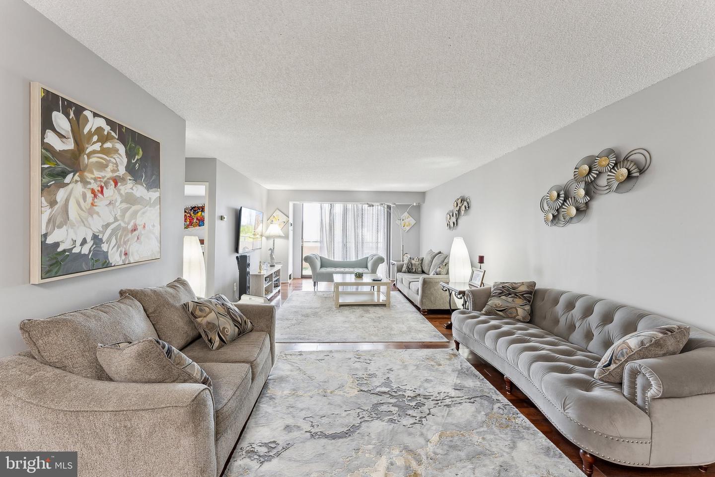 1800 OLD MEADOW RD #1204, MCLEAN, Virginia 22102, 2 Bedrooms Bedrooms, ,2 BathroomsBathrooms,Residential,For sale,1800 OLD MEADOW RD #1204,VAFX2276100 MLS # VAFX2276100