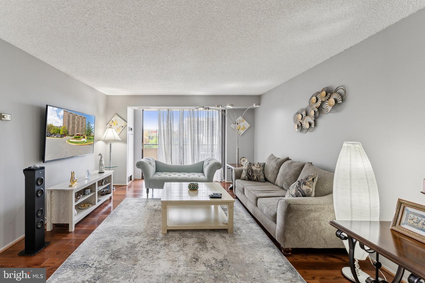 1800 OLD MEADOW RD #1204, MCLEAN, Virginia 22102, 2 Bedrooms Bedrooms, ,2 BathroomsBathrooms,Residential,For sale,1800 OLD MEADOW RD #1204,VAFX2276100 MLS # VAFX2276100