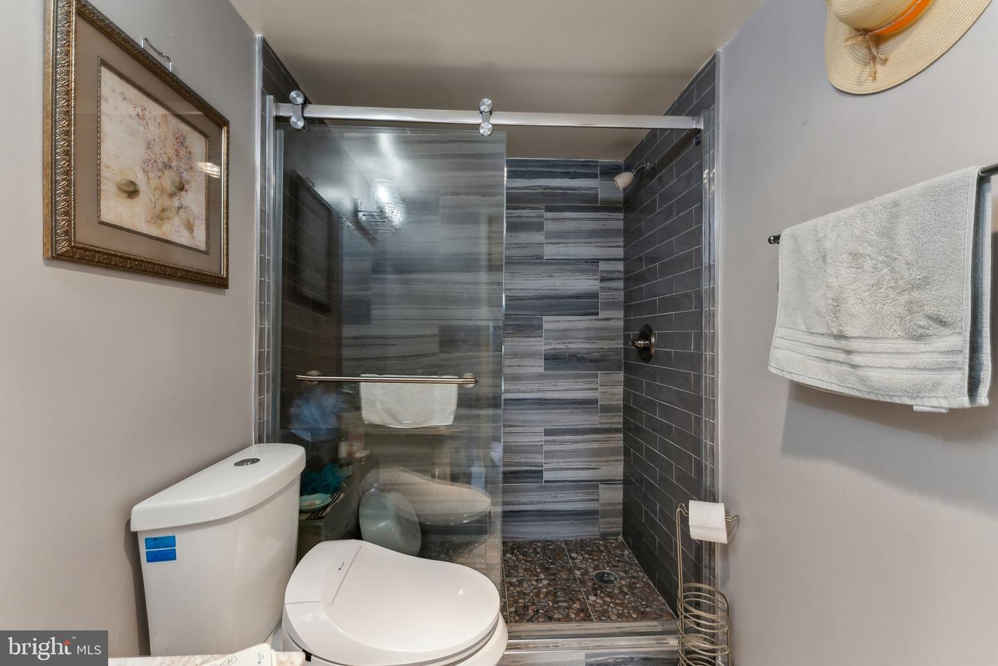 1800 OLD MEADOW RD #1204, MCLEAN, Virginia 22102, 2 Bedrooms Bedrooms, ,2 BathroomsBathrooms,Residential,For sale,1800 OLD MEADOW RD #1204,VAFX2276100 MLS # VAFX2276100