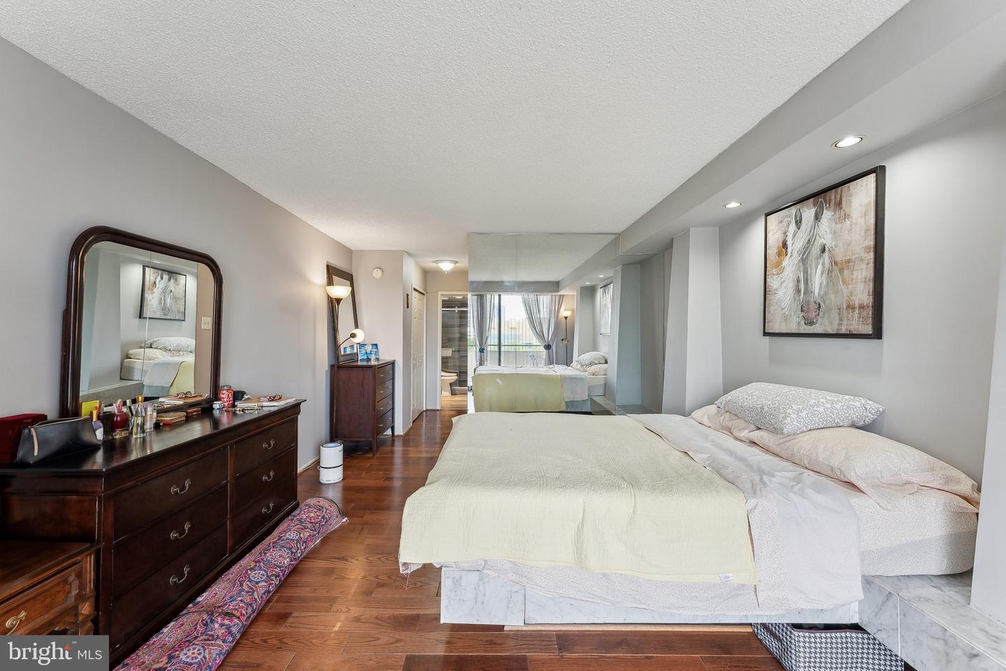 1800 OLD MEADOW RD #1204, MCLEAN, Virginia 22102, 2 Bedrooms Bedrooms, ,2 BathroomsBathrooms,Residential,For sale,1800 OLD MEADOW RD #1204,VAFX2276100 MLS # VAFX2276100