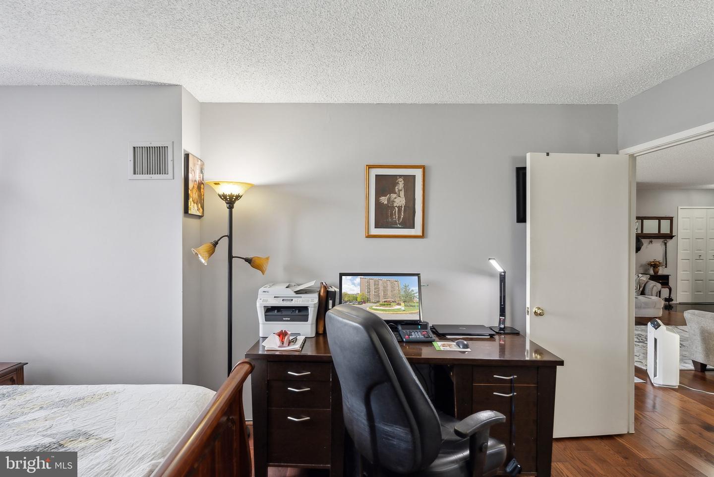 1800 OLD MEADOW RD #1204, MCLEAN, Virginia 22102, 2 Bedrooms Bedrooms, ,2 BathroomsBathrooms,Residential,For sale,1800 OLD MEADOW RD #1204,VAFX2276100 MLS # VAFX2276100