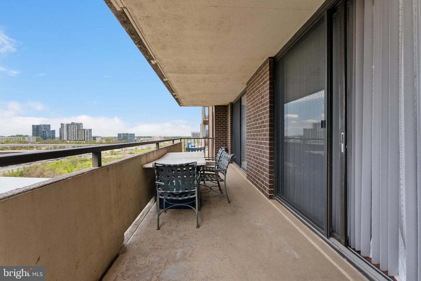 1800 OLD MEADOW RD #1204, MCLEAN, Virginia 22102, 2 Bedrooms Bedrooms, ,2 BathroomsBathrooms,Residential,For sale,1800 OLD MEADOW RD #1204,VAFX2276100 MLS # VAFX2276100