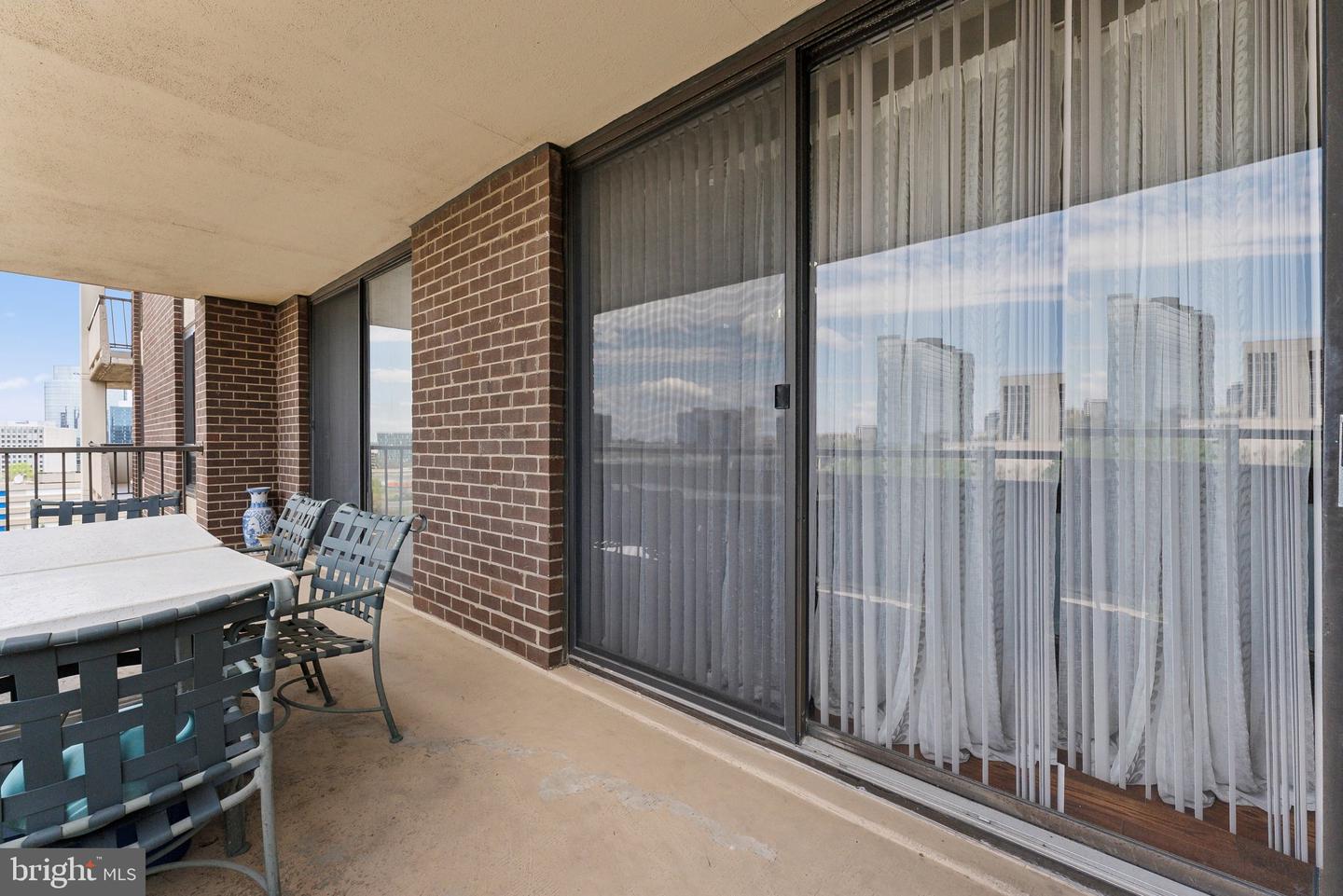 1800 OLD MEADOW RD #1204, MCLEAN, Virginia 22102, 2 Bedrooms Bedrooms, ,2 BathroomsBathrooms,Residential,For sale,1800 OLD MEADOW RD #1204,VAFX2276100 MLS # VAFX2276100