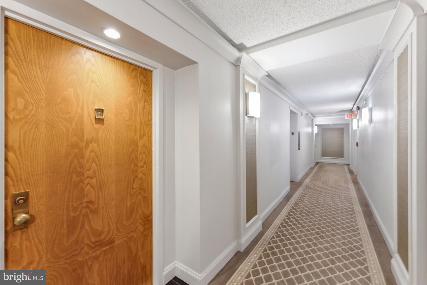 1800 OLD MEADOW RD #1204, MCLEAN, Virginia 22102, 2 Bedrooms Bedrooms, ,2 BathroomsBathrooms,Residential,For sale,1800 OLD MEADOW RD #1204,VAFX2276100 MLS # VAFX2276100