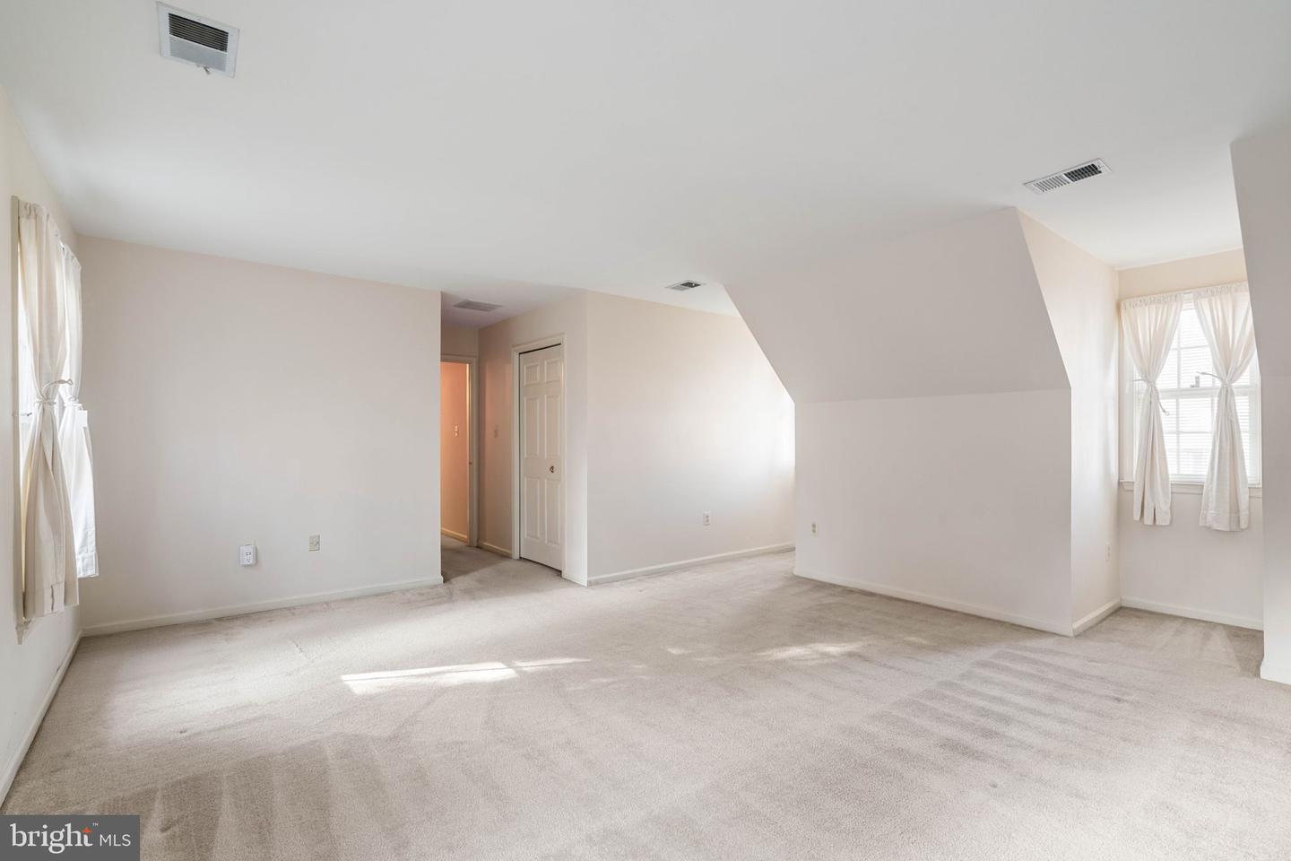 13813 FOGGY HILLS CT, CLIFTON, Virginia 20124, 4 Bedrooms Bedrooms, ,2 BathroomsBathrooms,Residential,For sale,13813 FOGGY HILLS CT,VAFX2276164 MLS # VAFX2276164 13813 FOGGY HILLS CT, CLIFTON, Virginia 20124, 4 Bedrooms Bedrooms, ,2 BathroomsBathrooms,Residential,For sale,13813 FOGGY HILLS CT,VAFX2276164 MLS # VAFX2276164