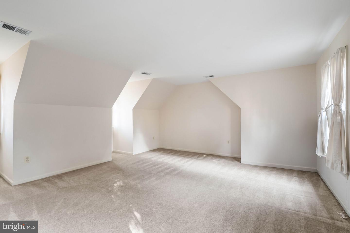 13813 FOGGY HILLS CT, CLIFTON, Virginia 20124, 4 Bedrooms Bedrooms, ,2 BathroomsBathrooms,Residential,For sale,13813 FOGGY HILLS CT,VAFX2276164 MLS # VAFX2276164 13813 FOGGY HILLS CT, CLIFTON, Virginia 20124, 4 Bedrooms Bedrooms, ,2 BathroomsBathrooms,Residential,For sale,13813 FOGGY HILLS CT,VAFX2276164 MLS # VAFX2276164