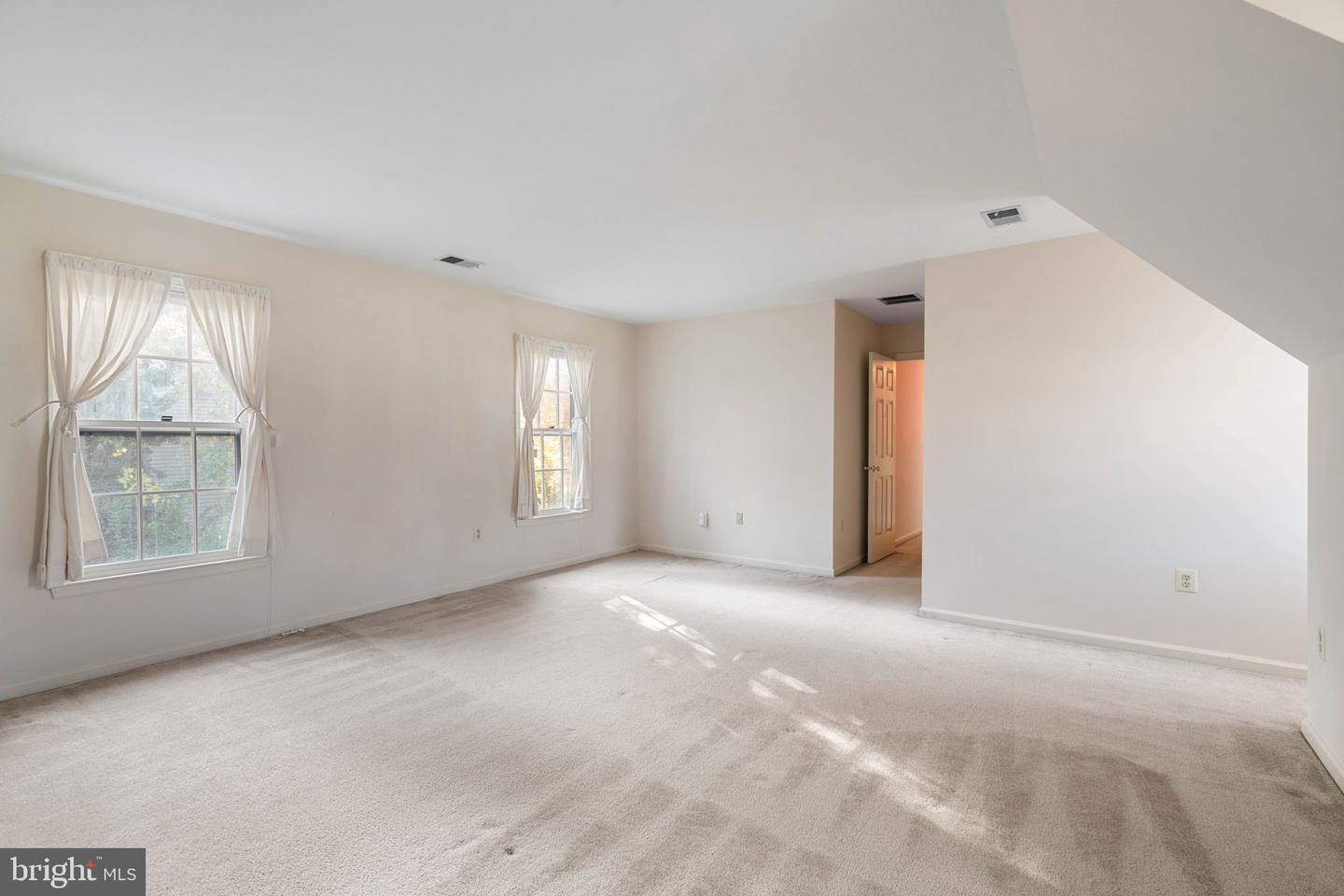 13813 FOGGY HILLS CT, CLIFTON, Virginia 20124, 4 Bedrooms Bedrooms, ,2 BathroomsBathrooms,Residential,For sale,13813 FOGGY HILLS CT,VAFX2276164 MLS # VAFX2276164 13813 FOGGY HILLS CT, CLIFTON, Virginia 20124, 4 Bedrooms Bedrooms, ,2 BathroomsBathrooms,Residential,For sale,13813 FOGGY HILLS CT,VAFX2276164 MLS # VAFX2276164