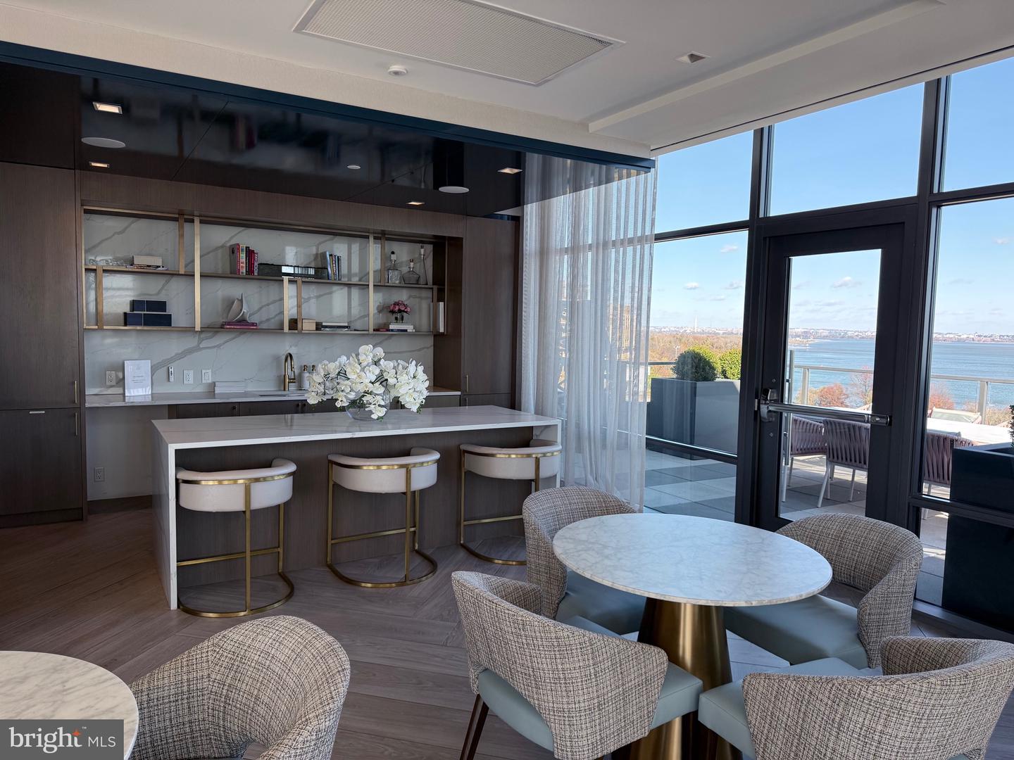 1201 N ROYAL ST #206, ALEXANDRIA, Virginia 22314, 2 Bedrooms Bedrooms, ,2 BathroomsBathrooms,Residential,For sale,1201 N ROYAL ST #206,VAAX2051270 MLS # VAAX2051270