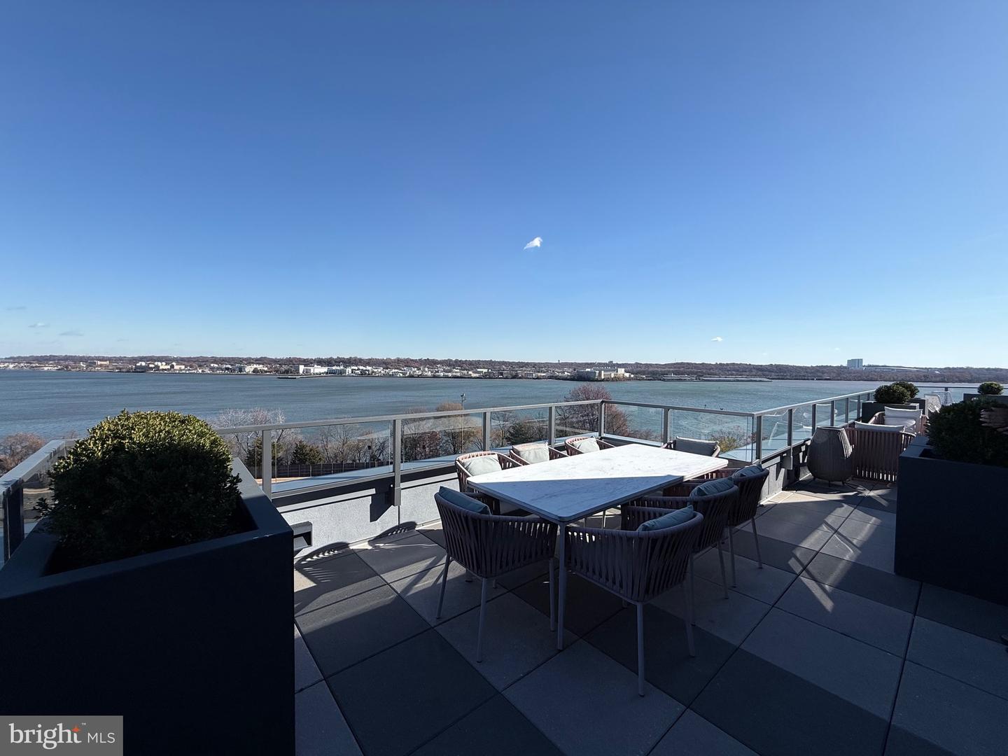 1201 N ROYAL ST #206, ALEXANDRIA, Virginia 22314, 2 Bedrooms Bedrooms, ,2 BathroomsBathrooms,Residential,For sale,1201 N ROYAL ST #206,VAAX2051270 MLS # VAAX2051270