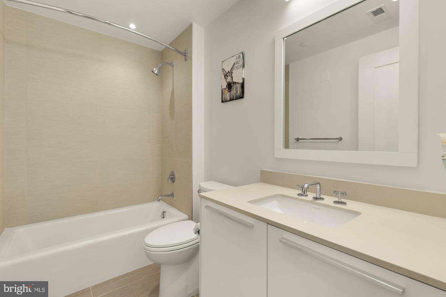 1201 N ROYAL ST #206, ALEXANDRIA, Virginia 22314, 2 Bedrooms Bedrooms, ,2 BathroomsBathrooms,Residential,For sale,1201 N ROYAL ST #206,VAAX2051270 MLS # VAAX2051270 1201 N ROYAL ST #206, ALEXANDRIA, Virginia 22314, 2 Bedrooms Bedrooms, ,2 BathroomsBathrooms,Residential,For sale,1201 N ROYAL ST #206,VAAX2051270 MLS # VAAX2051270