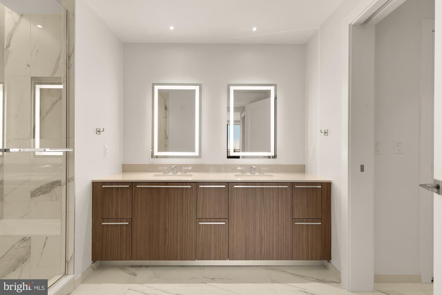 1201 N ROYAL ST #206, ALEXANDRIA, Virginia 22314, 2 Bedrooms Bedrooms, ,2 BathroomsBathrooms,Residential,For sale,1201 N ROYAL ST #206,VAAX2051270 MLS # VAAX2051270 1201 N ROYAL ST #206, ALEXANDRIA, Virginia 22314, 2 Bedrooms Bedrooms, ,2 BathroomsBathrooms,Residential,For sale,1201 N ROYAL ST #206,VAAX2051270 MLS # VAAX2051270