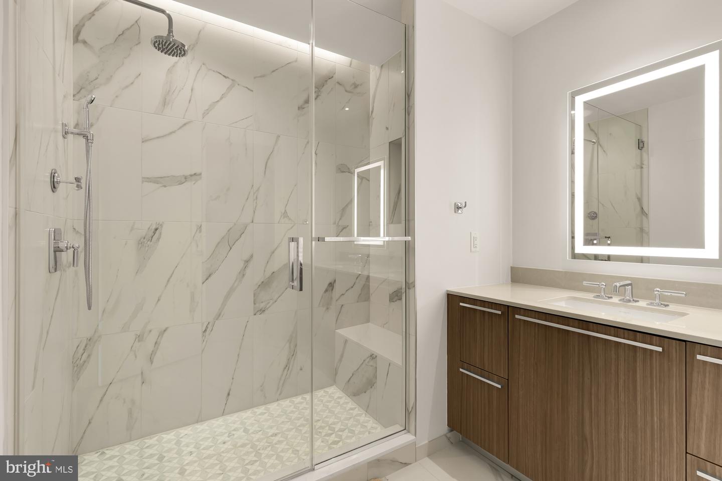 1201 N ROYAL ST #206, ALEXANDRIA, Virginia 22314, 2 Bedrooms Bedrooms, ,2 BathroomsBathrooms,Residential,For sale,1201 N ROYAL ST #206,VAAX2051270 MLS # VAAX2051270 1201 N ROYAL ST #206, ALEXANDRIA, Virginia 22314, 2 Bedrooms Bedrooms, ,2 BathroomsBathrooms,Residential,For sale,1201 N ROYAL ST #206,VAAX2051270 MLS # VAAX2051270