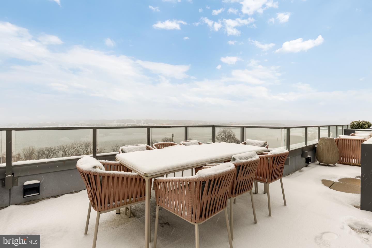 1201 N ROYAL ST #206, ALEXANDRIA, Virginia 22314, 2 Bedrooms Bedrooms, ,2 BathroomsBathrooms,Residential,For sale,1201 N ROYAL ST #206,VAAX2051270 MLS # VAAX2051270 1201 N ROYAL ST #206, ALEXANDRIA, Virginia 22314, 2 Bedrooms Bedrooms, ,2 BathroomsBathrooms,Residential,For sale,1201 N ROYAL ST #206,VAAX2051270 MLS # VAAX2051270