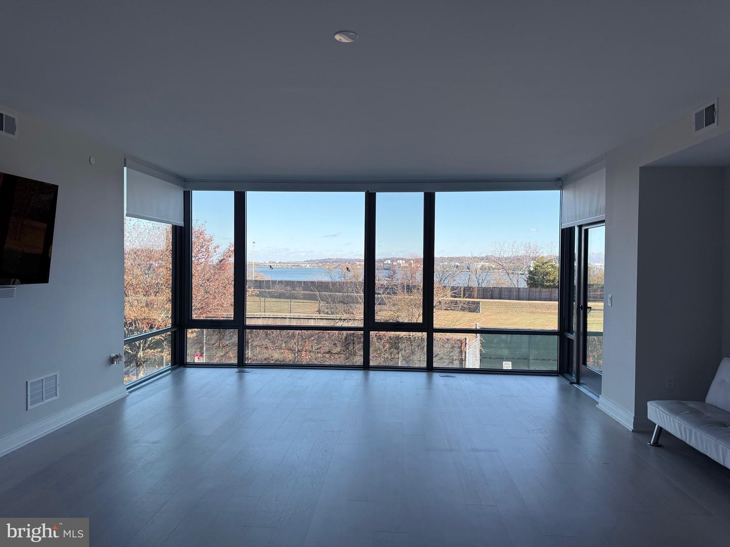 1201 N ROYAL ST #206, ALEXANDRIA, Virginia 22314, 2 Bedrooms Bedrooms, ,2 BathroomsBathrooms,Residential,For sale,1201 N ROYAL ST #206,VAAX2051270 MLS # VAAX2051270