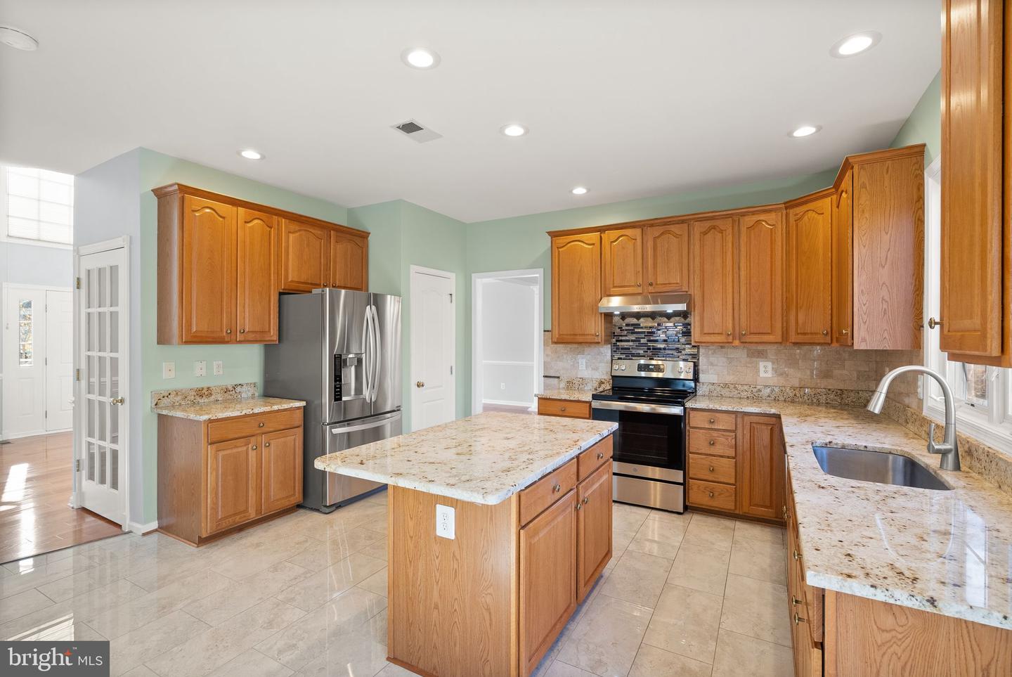 25416 CARRINGTON DR, CHANTILLY, Virginia 20152, 4 Bedrooms Bedrooms, ,3 BathroomsBathrooms,Residential,For sale,25416 CARRINGTON DR,VALO2110422 MLS # VALO2110422