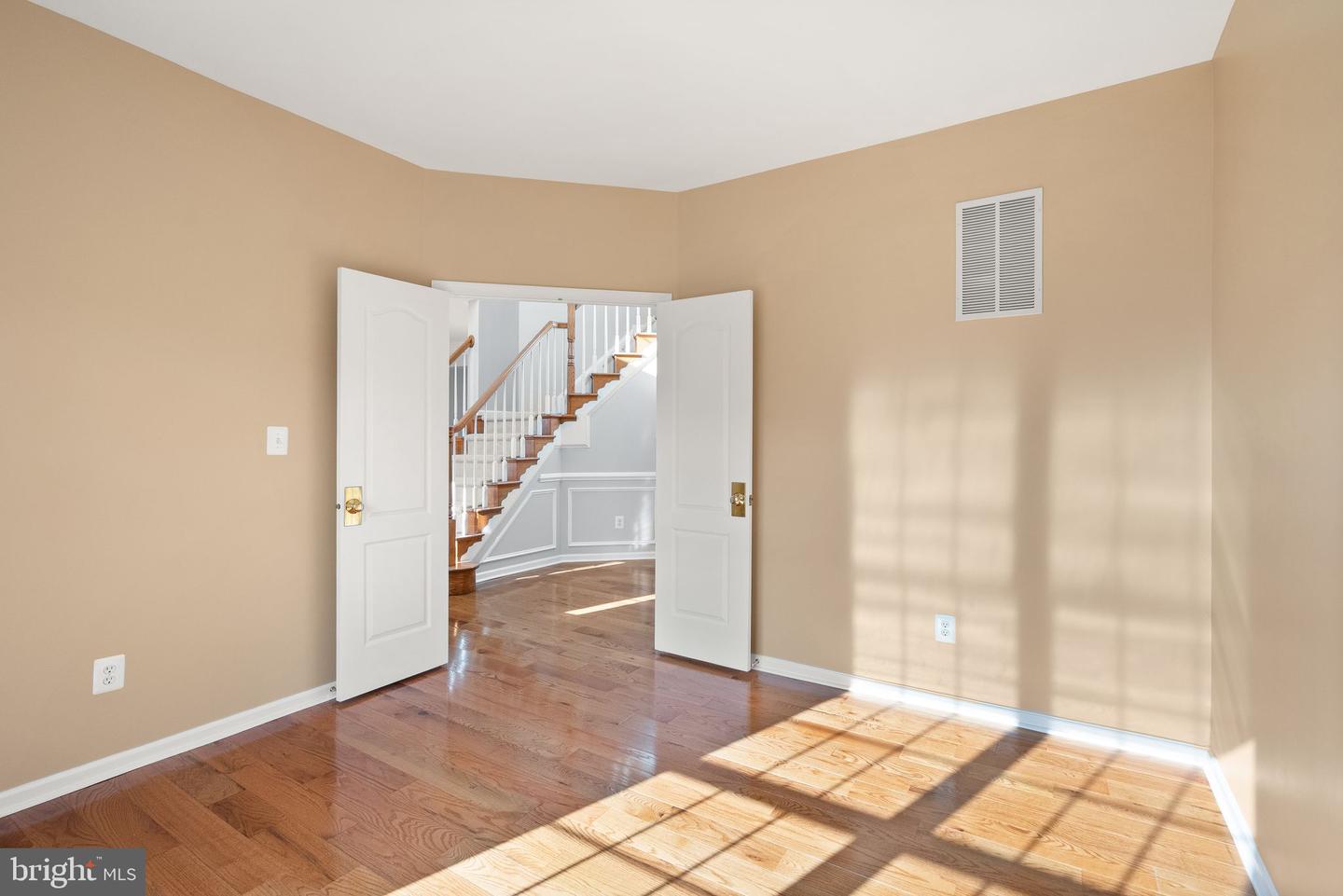 25416 CARRINGTON DR, CHANTILLY, Virginia 20152, 4 Bedrooms Bedrooms, ,3 BathroomsBathrooms,Residential,For sale,25416 CARRINGTON DR,VALO2110422 MLS # VALO2110422