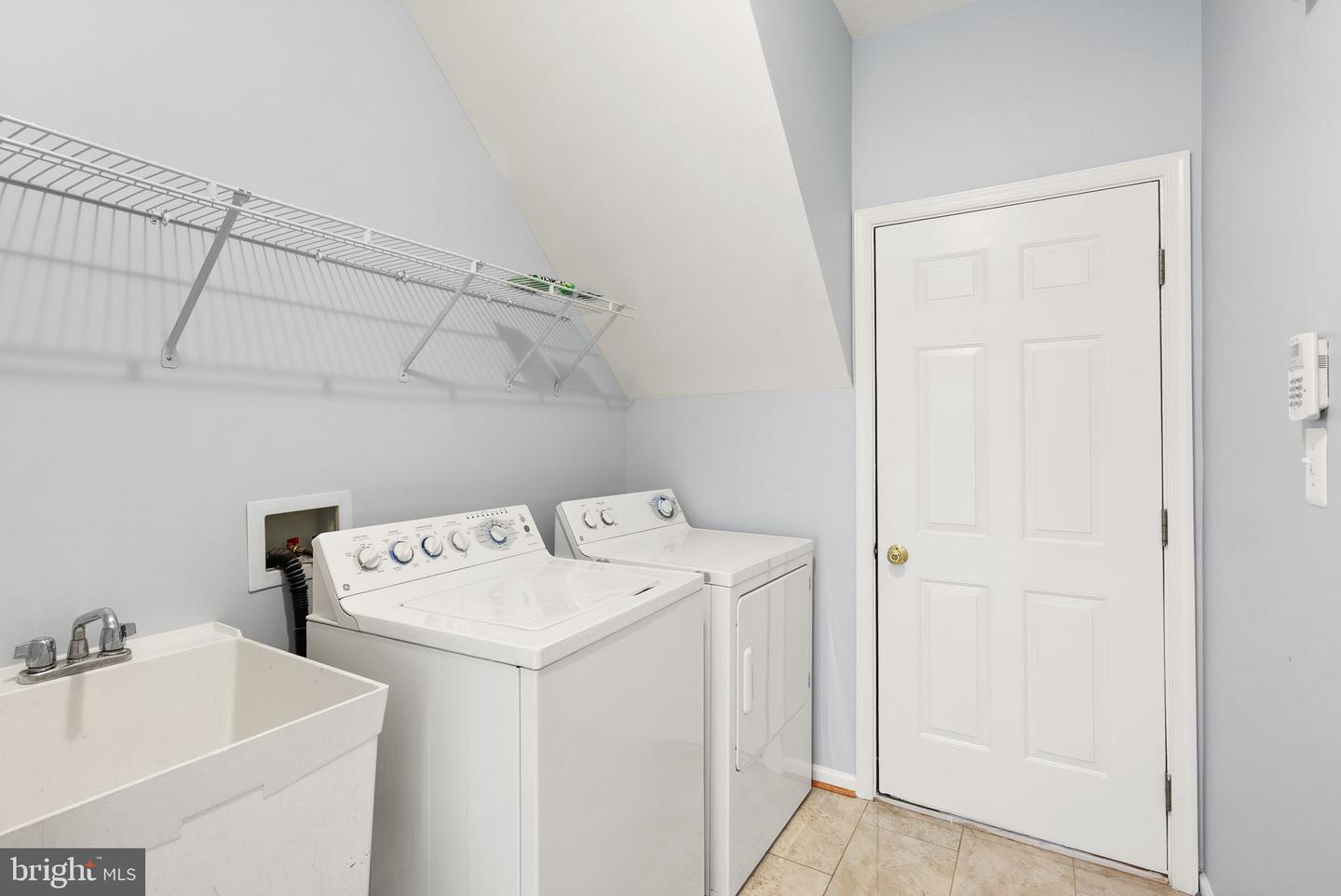 25416 CARRINGTON DR, CHANTILLY, Virginia 20152, 4 Bedrooms Bedrooms, ,3 BathroomsBathrooms,Residential,For sale,25416 CARRINGTON DR,VALO2110422 MLS # VALO2110422