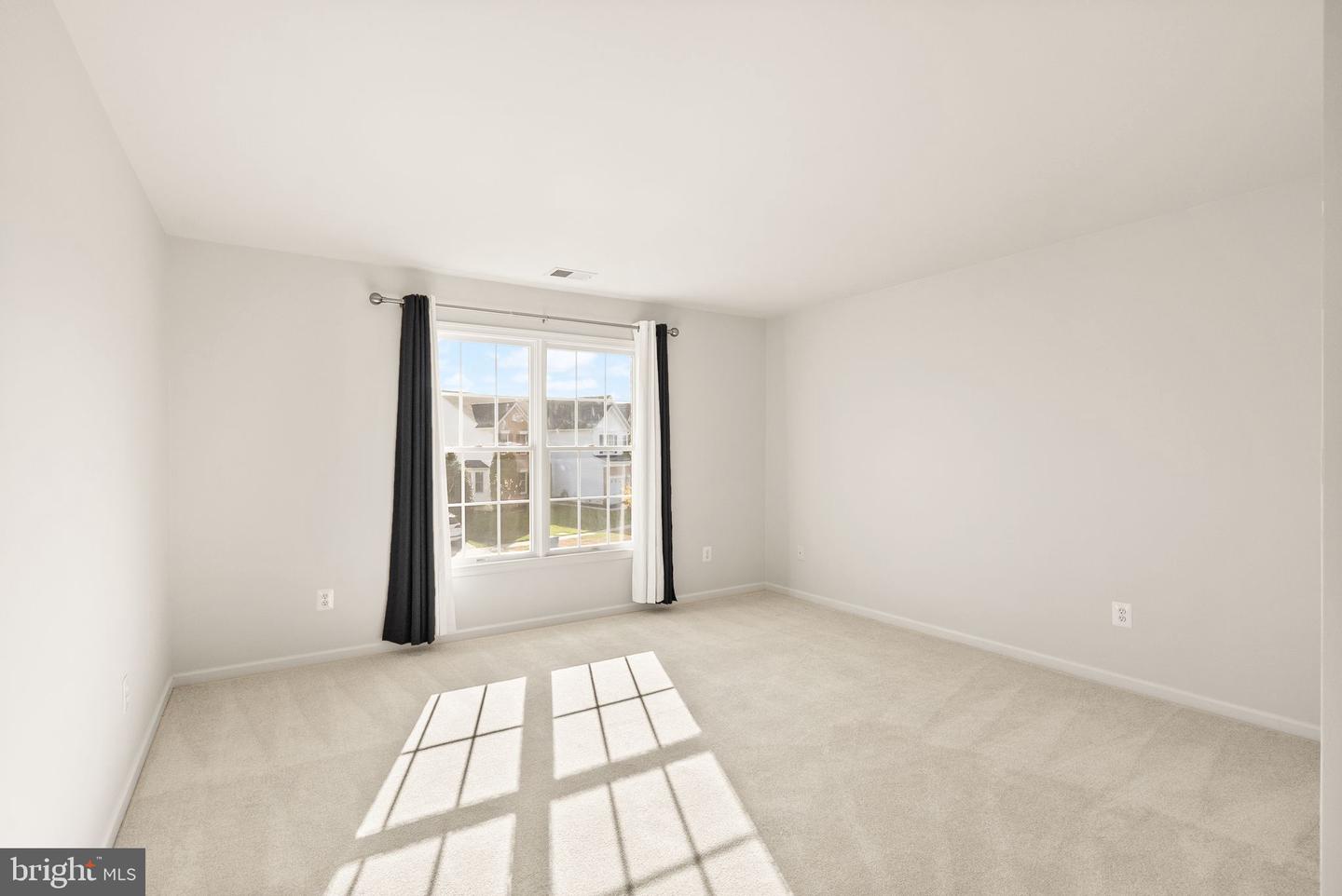 25416 CARRINGTON DR, CHANTILLY, Virginia 20152, 4 Bedrooms Bedrooms, ,3 BathroomsBathrooms,Residential,For sale,25416 CARRINGTON DR,VALO2110422 MLS # VALO2110422