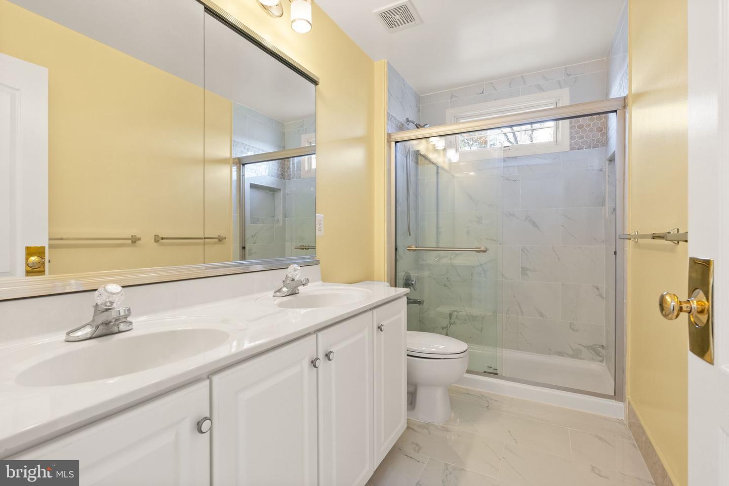 25416 CARRINGTON DR, CHANTILLY, Virginia 20152, 4 Bedrooms Bedrooms, ,3 BathroomsBathrooms,Residential,For sale,25416 CARRINGTON DR,VALO2110422 MLS # VALO2110422