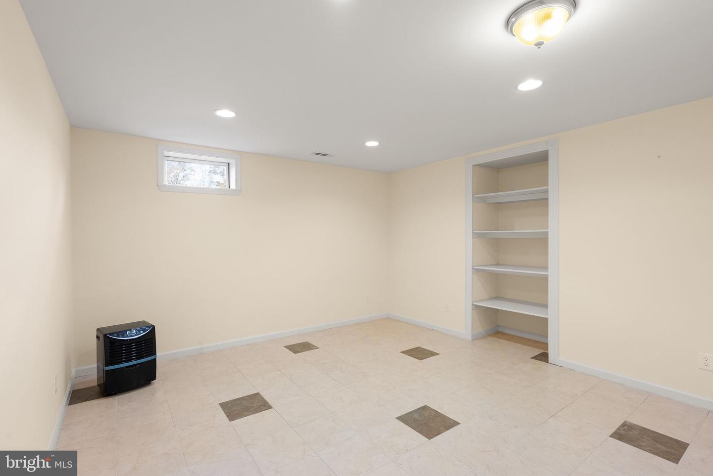 25416 CARRINGTON DR, CHANTILLY, Virginia 20152, 4 Bedrooms Bedrooms, ,3 BathroomsBathrooms,Residential,For sale,25416 CARRINGTON DR,VALO2110422 MLS # VALO2110422