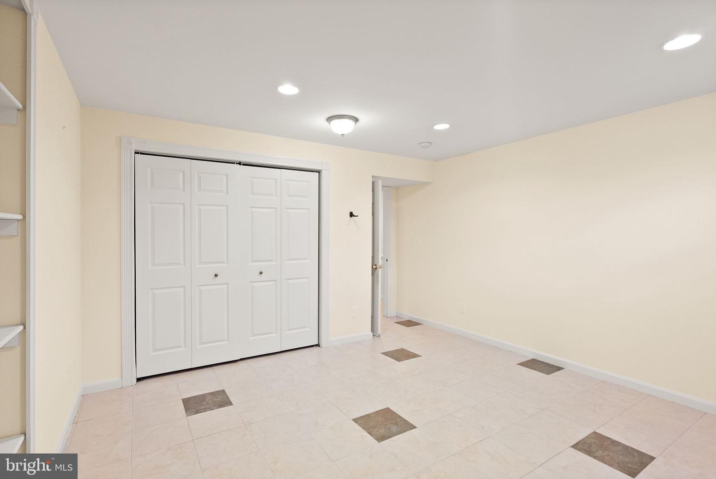 25416 CARRINGTON DR, CHANTILLY, Virginia 20152, 4 Bedrooms Bedrooms, ,3 BathroomsBathrooms,Residential,For sale,25416 CARRINGTON DR,VALO2110422 MLS # VALO2110422