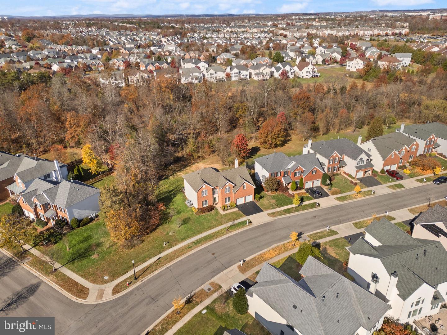 25416 CARRINGTON DR, CHANTILLY, Virginia 20152, 4 Bedrooms Bedrooms, ,3 BathroomsBathrooms,Residential,For sale,25416 CARRINGTON DR,VALO2110422 MLS # VALO2110422