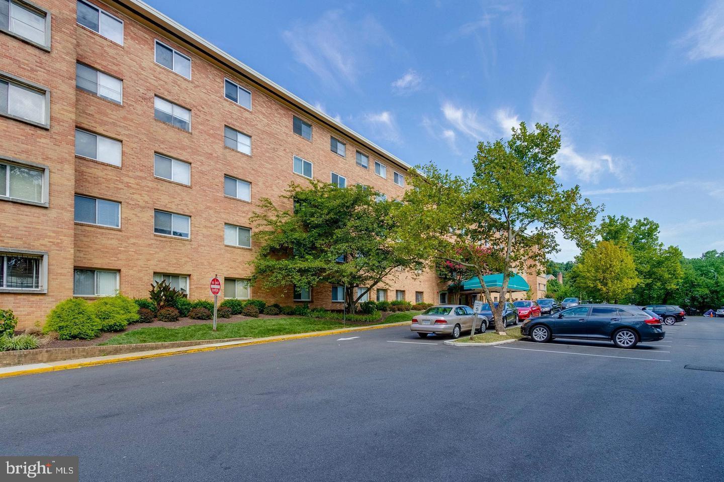 750 S DICKERSON ST #402, ARLINGTON, Virginia 22204, 1 Bedroom Bedrooms, ,1 BathroomBathrooms,Residential,For sale,750 S DICKERSON ST #402,VAAR2065676 MLS # VAAR2065676