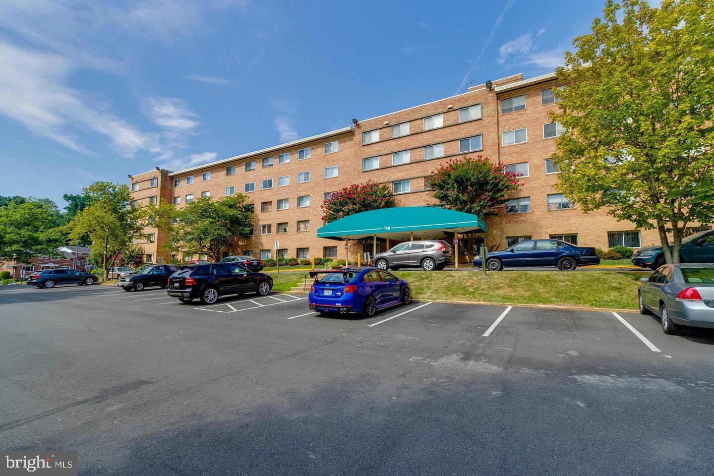 750 S DICKERSON ST #402, ARLINGTON, Virginia 22204, 1 Bedroom Bedrooms, ,1 BathroomBathrooms,Residential,For sale,750 S DICKERSON ST #402,VAAR2065676 MLS # VAAR2065676