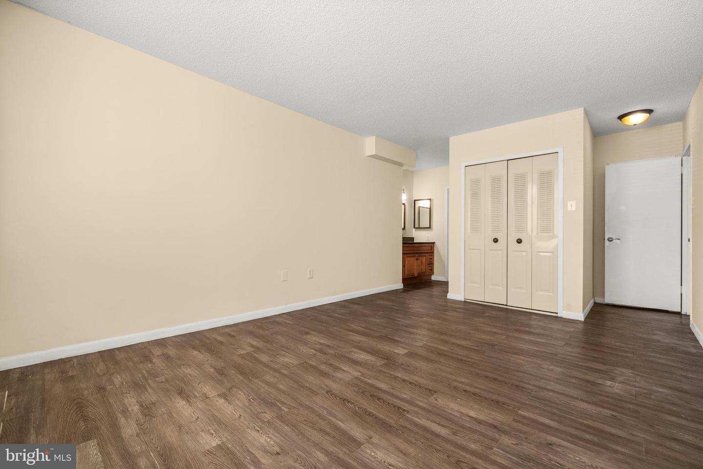 3701 S GEORGE MASON DR #304N, FALLS CHURCH, Virginia 22041, 1 Bedroom Bedrooms, ,1 BathroomBathrooms,Residential,For sale,3701 S GEORGE MASON DR #304N,VAFX2277584 MLS # VAFX2277584 3701 S GEORGE MASON DR #304N, FALLS CHURCH, Virginia 22041, 1 Bedroom Bedrooms, ,1 BathroomBathrooms,Residential,For sale,3701 S GEORGE MASON DR #304N,VAFX2277584 MLS # VAFX2277584