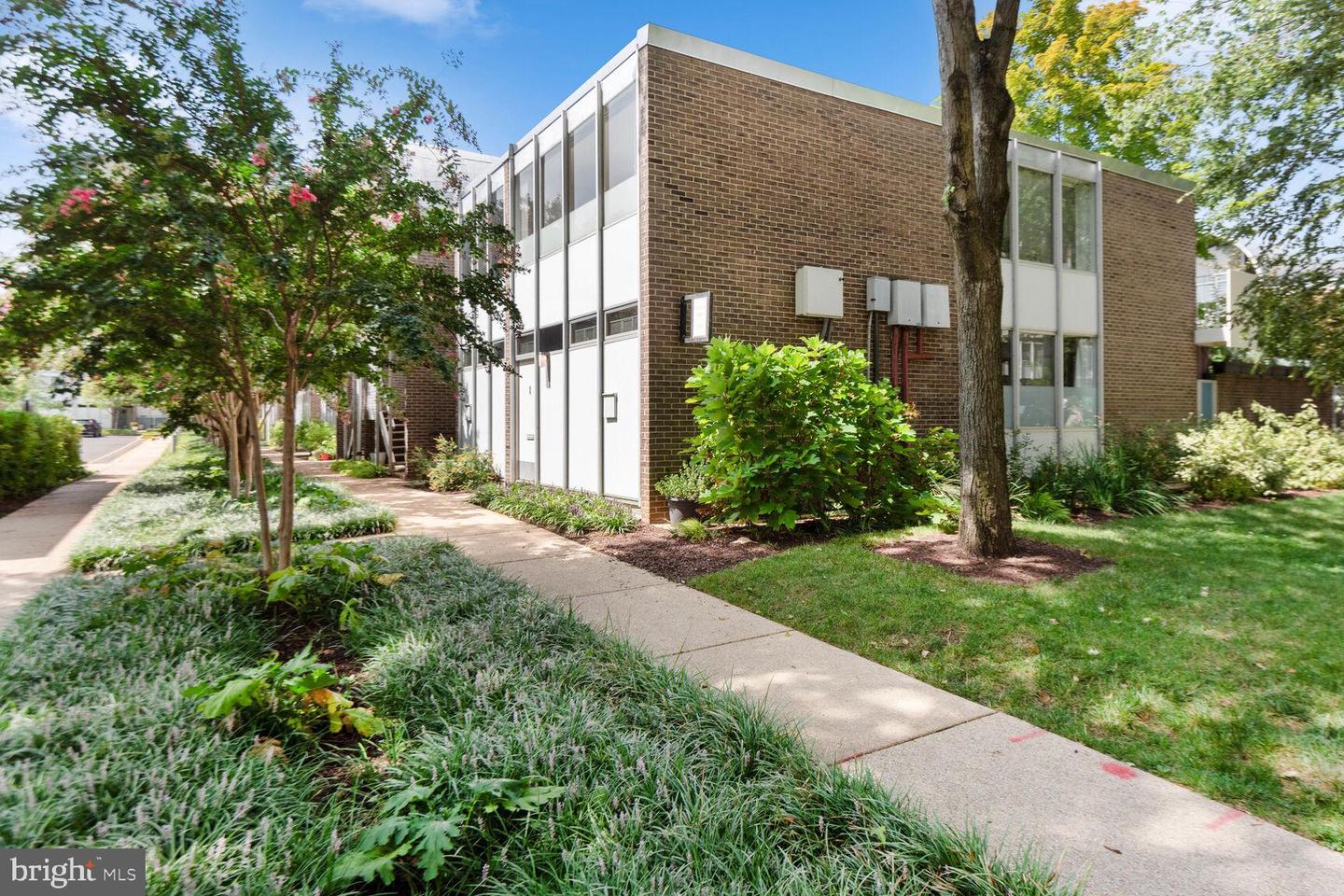 345 O ST SW, WASHINGTON, District Of Columbia 20024, 3 Bedrooms Bedrooms, ,2 BathroomsBathrooms,Residential,For sale,345 O ST SW,DCDC2230296 MLS # DCDC2230296 345 O ST SW, WASHINGTON, District Of Columbia 20024, 3 Bedrooms Bedrooms, ,2 BathroomsBathrooms,Residential,For sale,345 O ST SW,DCDC2230296 MLS # DCDC2230296