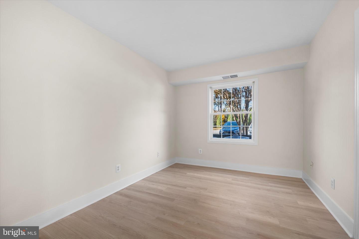 3961 LYNDHURST DR #103, FAIRFAX, Virginia 22031, 2 Bedrooms Bedrooms, ,1 BathroomBathrooms,Residential,For sale,3961 LYNDHURST DR #103,VAFC2007298 MLS # VAFC2007298 3961 LYNDHURST DR #103, FAIRFAX, Virginia 22031, 2 Bedrooms Bedrooms, ,1 BathroomBathrooms,Residential,For sale,3961 LYNDHURST DR #103,VAFC2007298 MLS # VAFC2007298