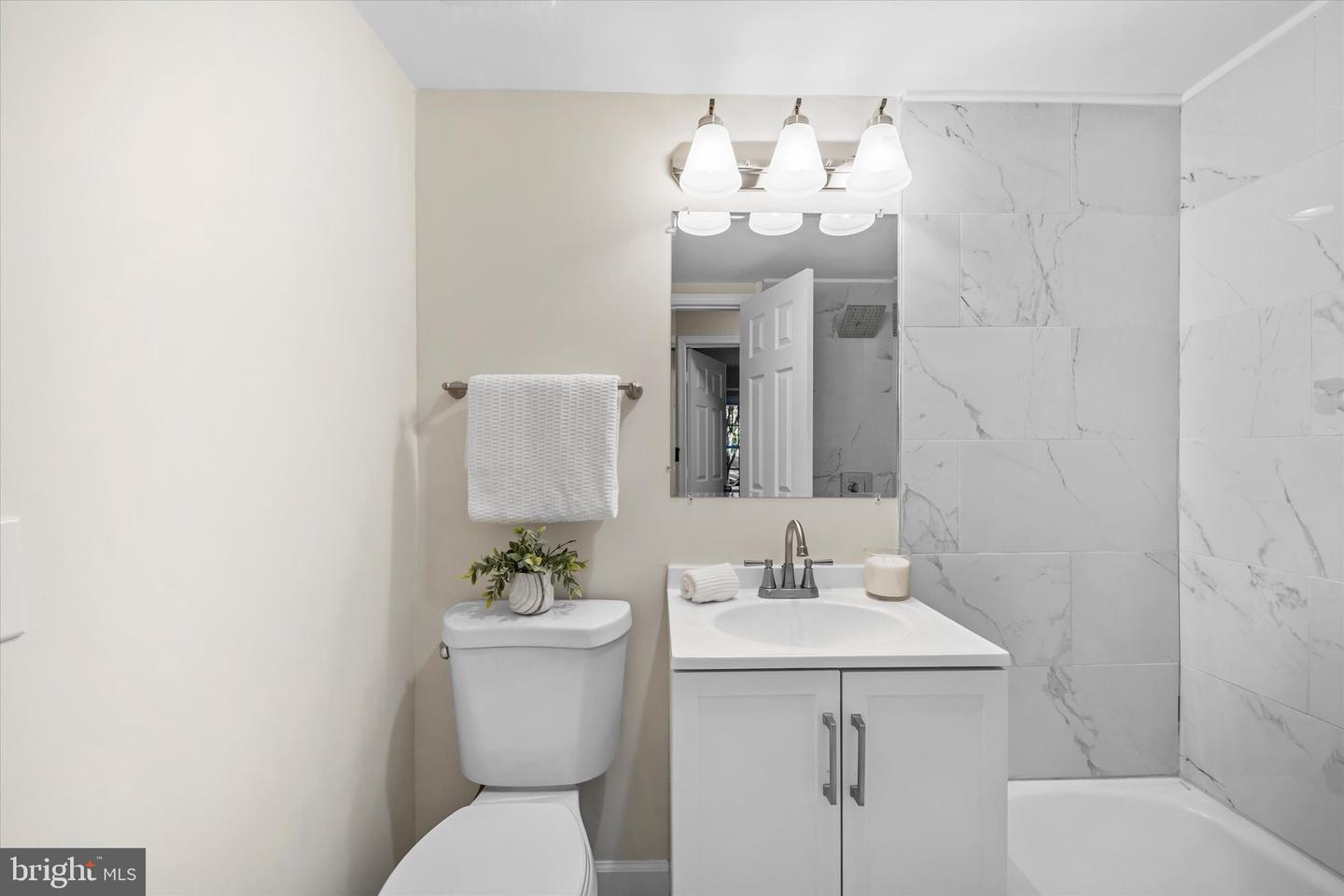 3961 LYNDHURST DR #103, FAIRFAX, Virginia 22031, 2 Bedrooms Bedrooms, ,1 BathroomBathrooms,Residential,For sale,3961 LYNDHURST DR #103,VAFC2007298 MLS # VAFC2007298 3961 LYNDHURST DR #103, FAIRFAX, Virginia 22031, 2 Bedrooms Bedrooms, ,1 BathroomBathrooms,Residential,For sale,3961 LYNDHURST DR #103,VAFC2007298 MLS # VAFC2007298