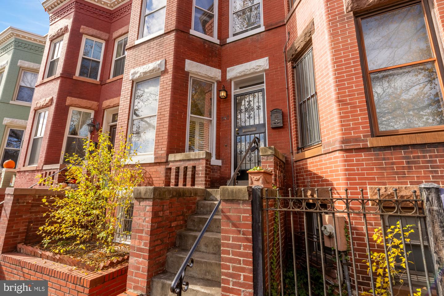 543 11TH ST SE, WASHINGTON, District Of Columbia 20003, 3 Bedrooms Bedrooms, ,2 BathroomsBathrooms,Residential,For sale,543 11TH ST SE,DCDC2230534 MLS # DCDC2230534